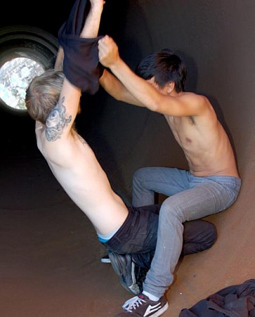 Public Sex 3 Way