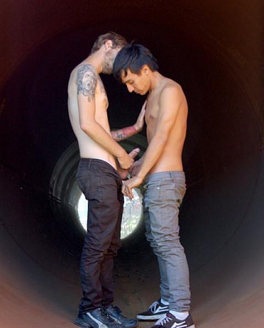Public Sex 3 Way